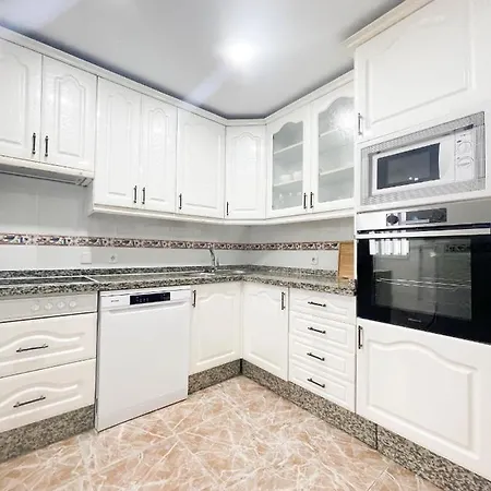 Holidays2malaga Tomas De Echeverria 150 Mts To Beach & High Speed Wifi & Parking *