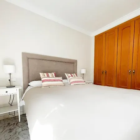 Apartament Holidays2malaga Tomas De Echeverria 150 Mts To Beach & High Speed Wifi & Parking Malaga