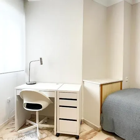 Apartament Holidays2malaga Tomas De Echeverria 150 Mts To Beach & High Speed Wifi & Parking Malaga