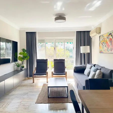Appartamento Holidays2malaga Tomas De Echeverria 150 Mts To Beach & High Speed Wifi & Parking