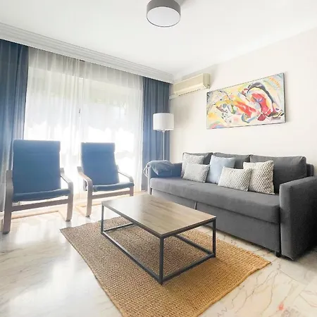 Holidays2malaga Tomas De Echeverria 150 Mts To Beach & High Speed Wifi & Parking Appartamento