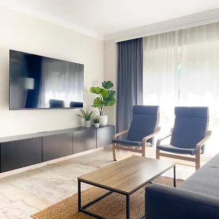 Holidays2malaga Tomas De Echeverria 150 Mts To Beach & High Speed Wifi & Parking Málaga