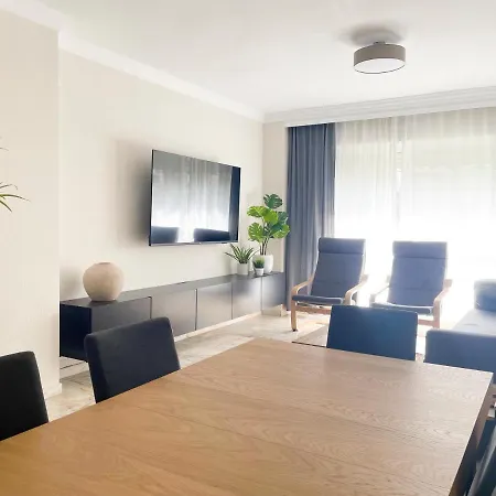 Holidays2malaga Tomas De Echeverria 150 Mts To Beach & High Speed Wifi & Parking Málaga