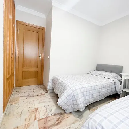 Holidays2malaga Tomas De Echeverria 150 Mts To Beach & High Speed Wifi & Parking