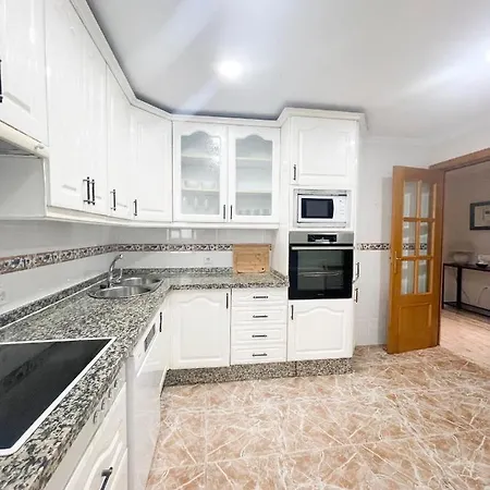Holidays2malaga Tomas De Echeverria 150 Mts To Beach & High Speed Wifi & Parking * Málaga